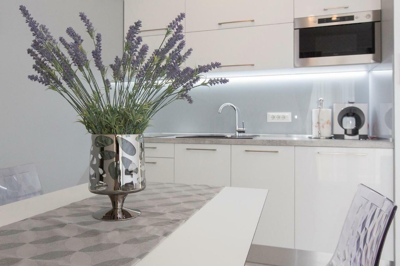Villa Apartments Art Trogir Bagian luar foto