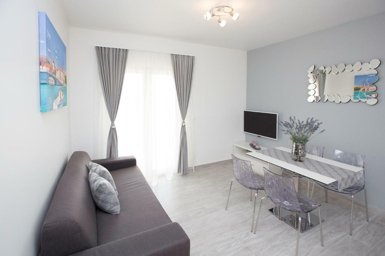 Villa Apartments Art Trogir Bagian luar foto