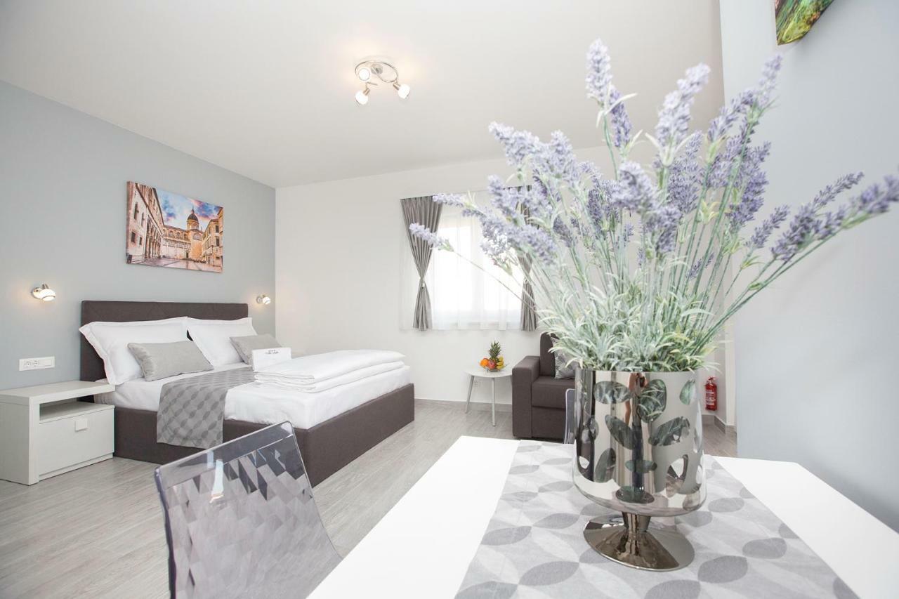 Villa Apartments Art Trogir Bagian luar foto