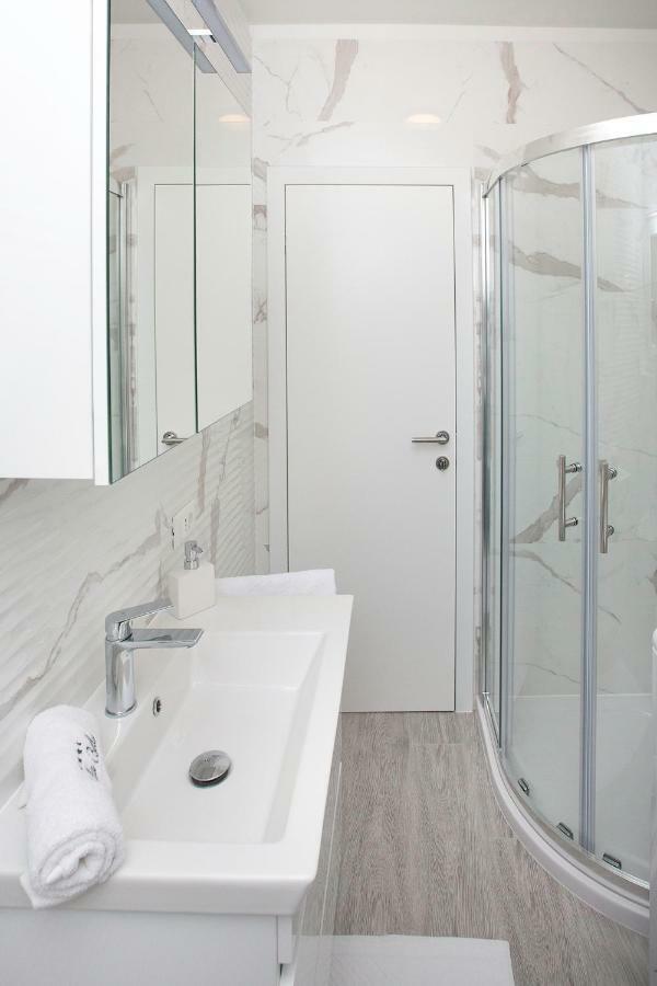 Villa Apartments Art Trogir Bagian luar foto
