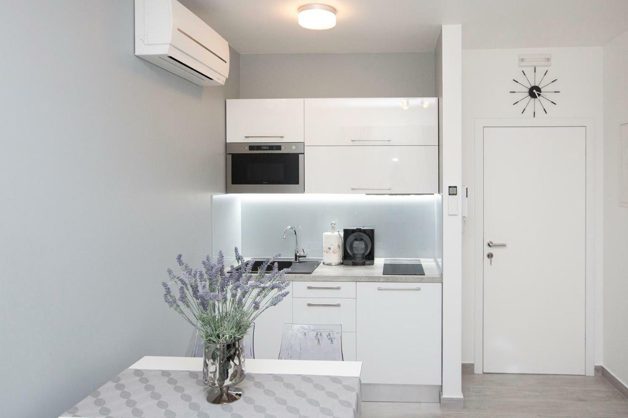 Villa Apartments Art Trogir Bagian luar foto