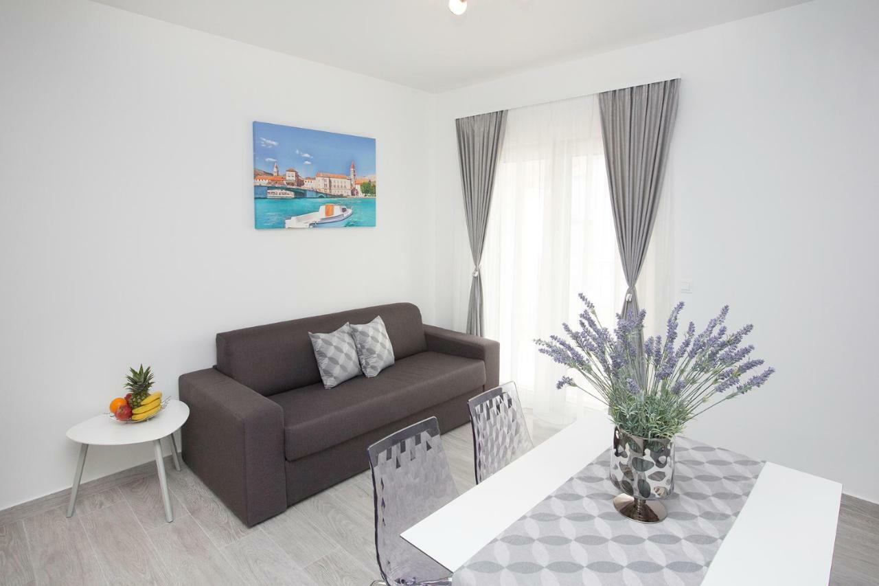 Villa Apartments Art Trogir Bagian luar foto