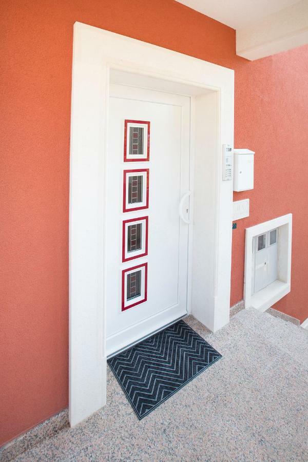 Villa Apartments Art Trogir Bagian luar foto