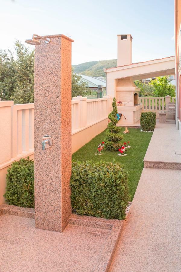 Villa Apartments Art Trogir Bagian luar foto