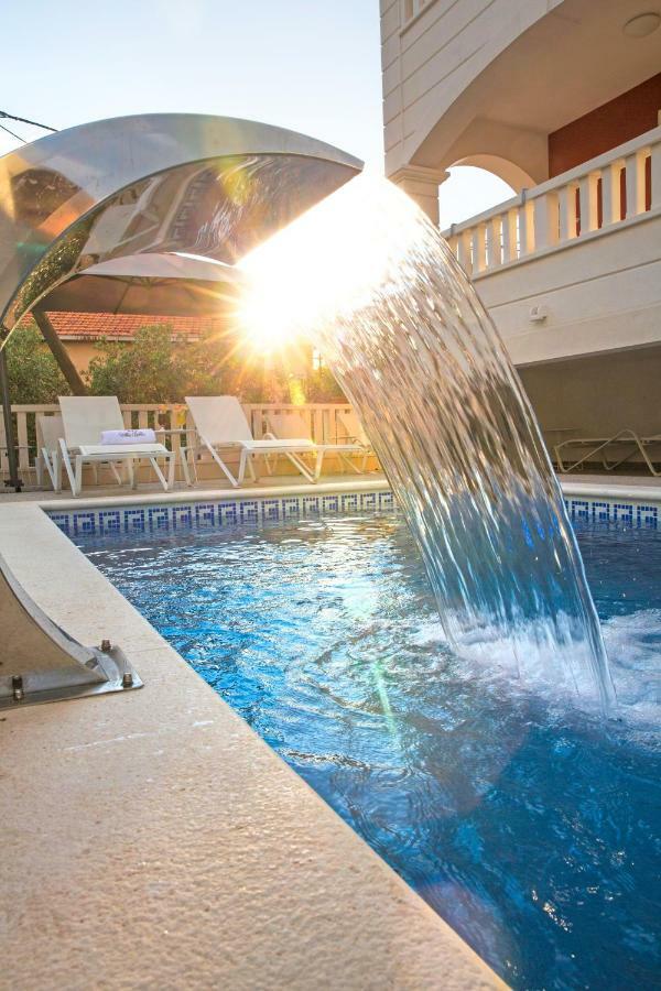 Villa Apartments Art Trogir Bagian luar foto
