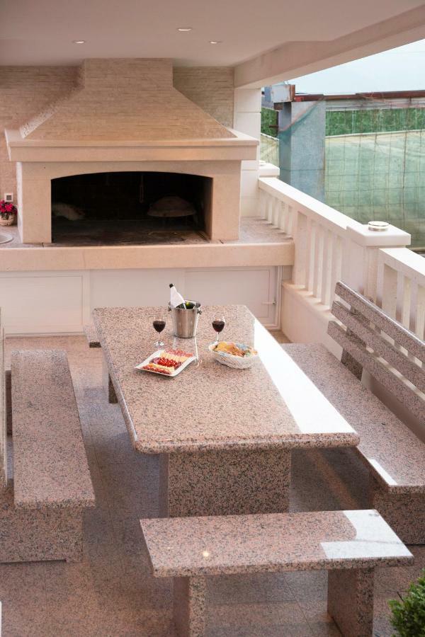 Villa Apartments Art Trogir Bagian luar foto